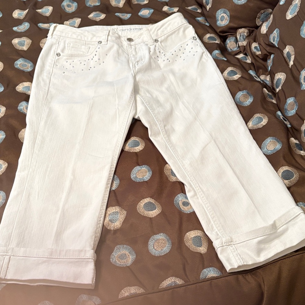 New York & Company White Curvy Crop Jeans